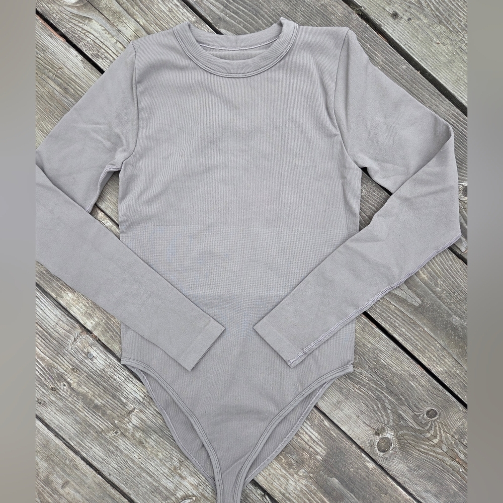 Qinsen Women's Gray Long Sleeve Smoothing Bodysuit